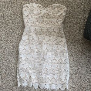 Medium white mini dress